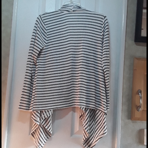 💸Lily white jacket - Picture 3 of 3